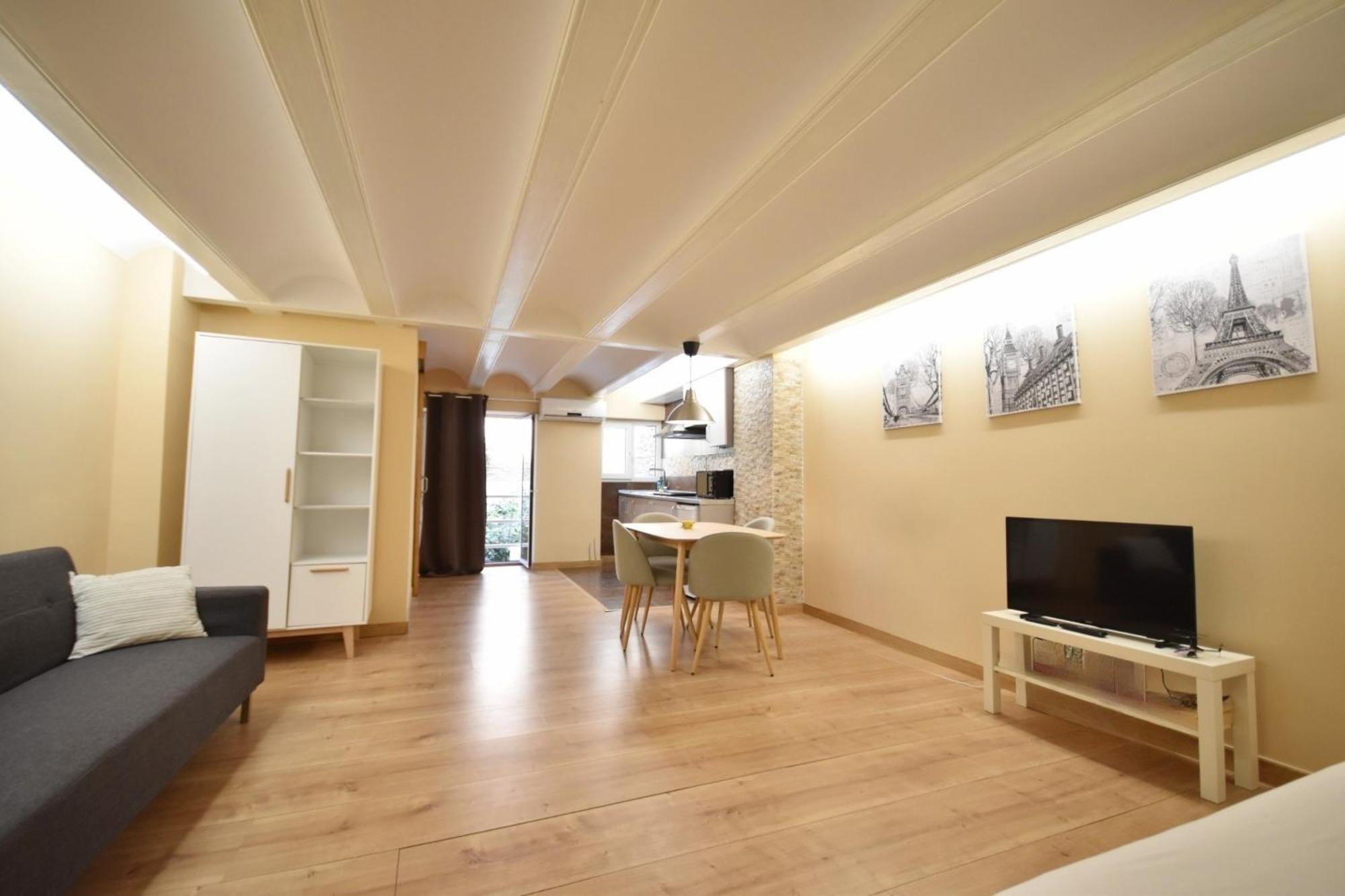 Centrico Apartamento Al Lado De Torres De Quart Valencia Exterior photo